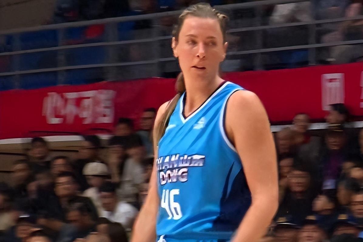 九游娱乐app-三连胜！新援28分6记三分+张子宇100%命中率，山东女篮双杀湖北！